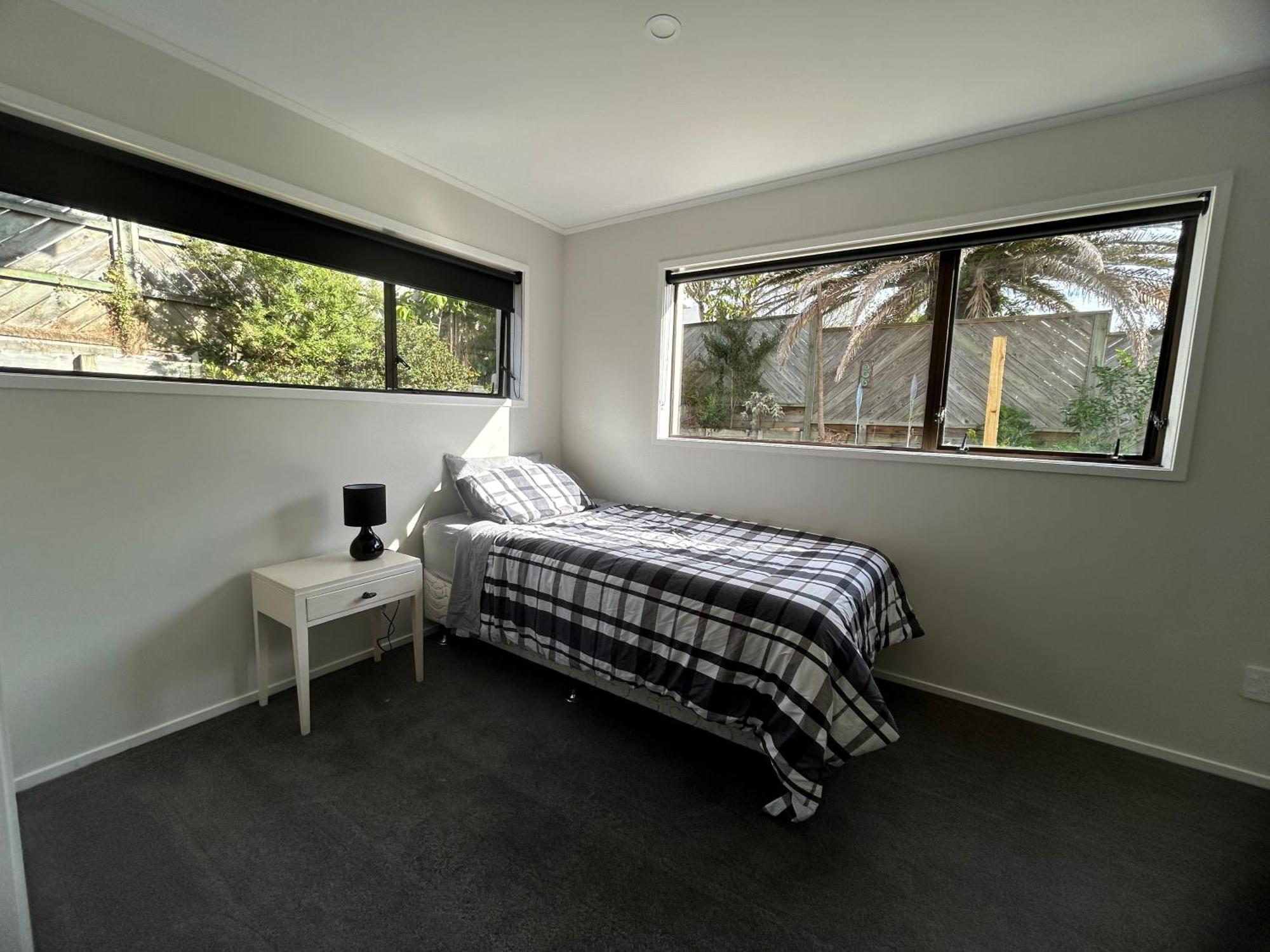 2 Beddie By The Bay *